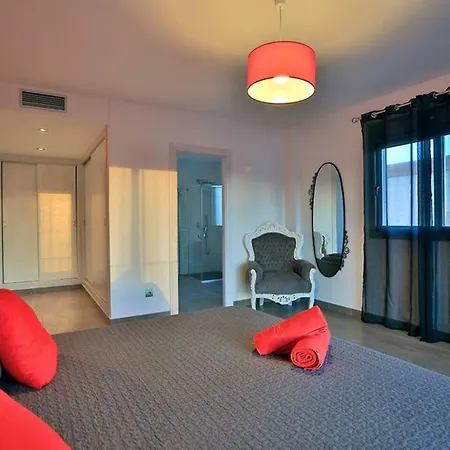 Athena, Modern & Spacious Near Ibiza Town