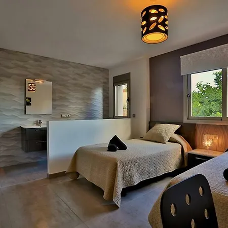 Athena, Modern & Spacious Near Ibiza Town Santa Eulària des Riu