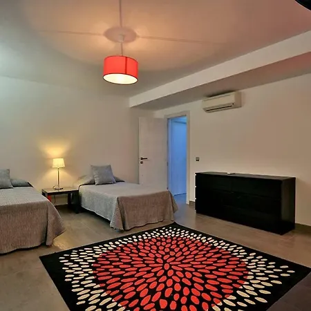 Βίλα Athena, Modern & Spacious Near Ibiza Town *