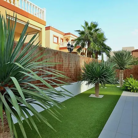 Βίλα Athena, Modern & Spacious Near Ibiza Town *