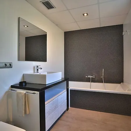 Athena, Modern & Spacious Near Ibiza Town
