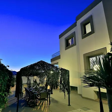 Villa Athena, Modern & Spacious Near Ibiza Town Santa Eularia des Riu