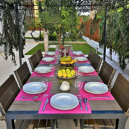 Villa Athena, Modern & Spacious Near Ibiza Town