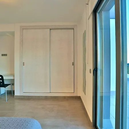 Athena, Modern & Spacious Near Ibiza Town *