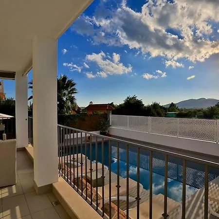 Athena, Modern & Spacious Near Ibiza Town Villa *