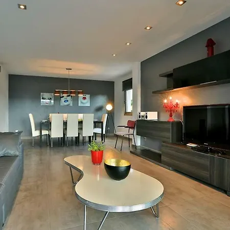 Athena, Modern & Spacious Near Ibiza Town Villa *